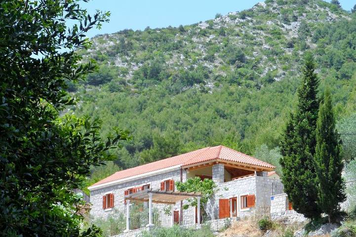 Ferienhaus für 10 Personen, mit Terrasse und Garten auf Peljesac