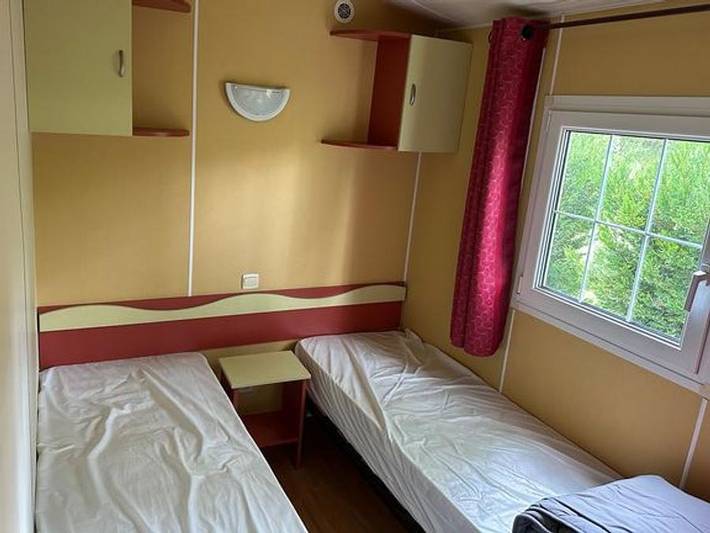 Camping Le Pontillou - Mobilheim 6 personen - Mobilheim Texas : 3 Schlafzimmer - Tv - Großer Kühlschrank - Überdachte Terrasse - 6 Pers. in Villamblard, Périgord Pourpre