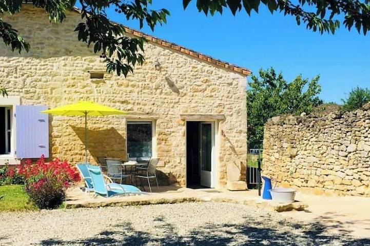 Gîte pour 5 personnes, avec jardin à Celles-sur-Belle