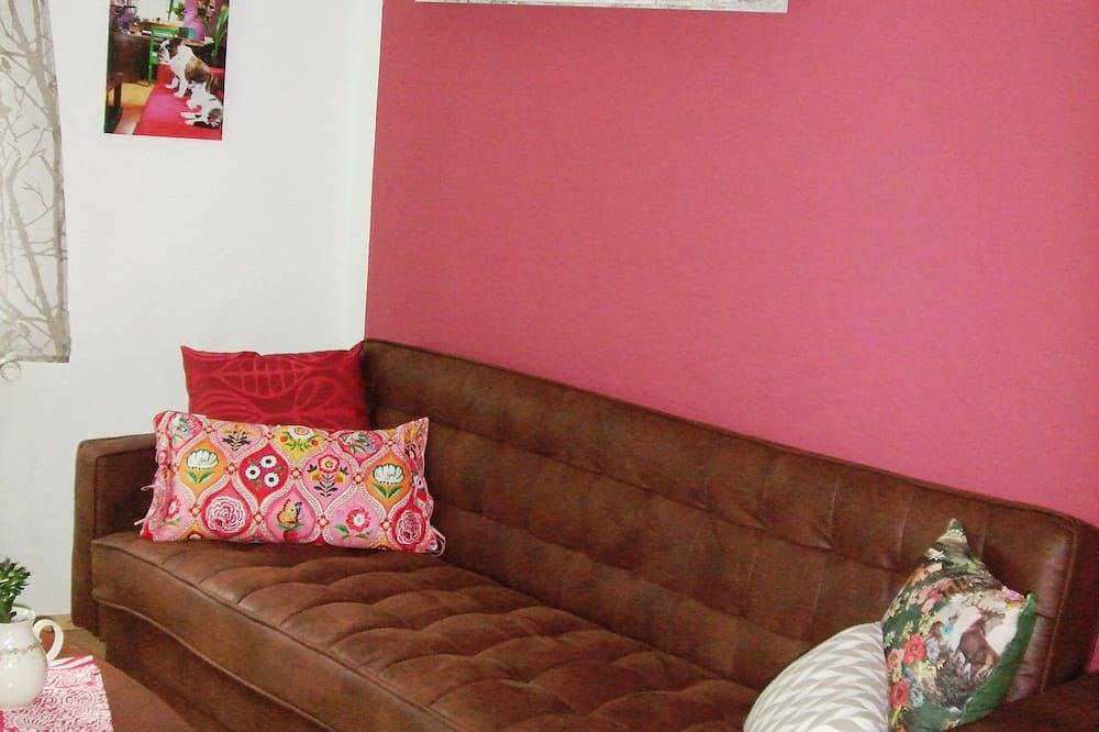 Ganze Wohnung, Ferienwohnung Örtl 7, zentrale Lage, an Donauuferpromenade & Radweg Passau-Wien in Obernzell, Ostbayern