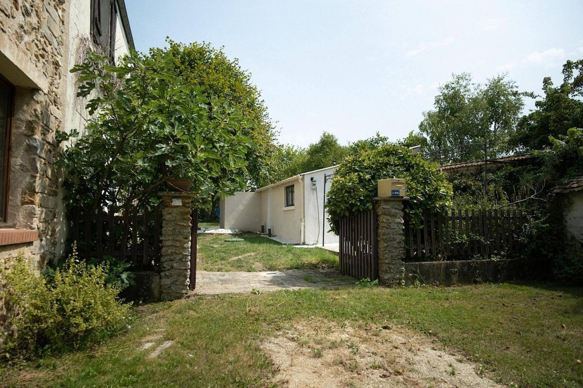 One-Bedroom House in Fontaine-le-Port, Seine-et-Marne