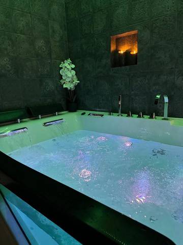 Appartement de vacances pour 2 personnes, avec jacuzzi et jardin en Charente
