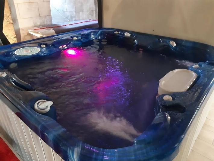 Hôtel pour 2 personnes, avec terrasse et jacuzzi à Ambrières-les-Vallées - 3