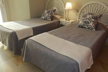 Beach House for 6 People in Marbella East, Marbella, Photo 2