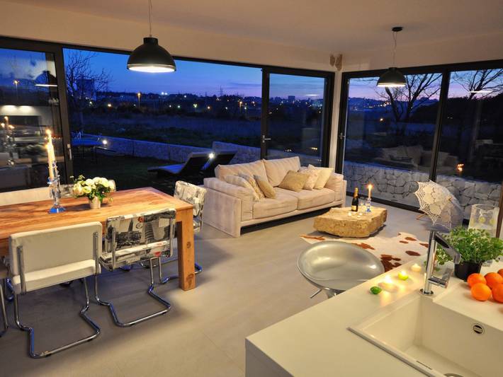 Ferienhaus für 6 Personen, mit Terrasse und Garten in Split - 4