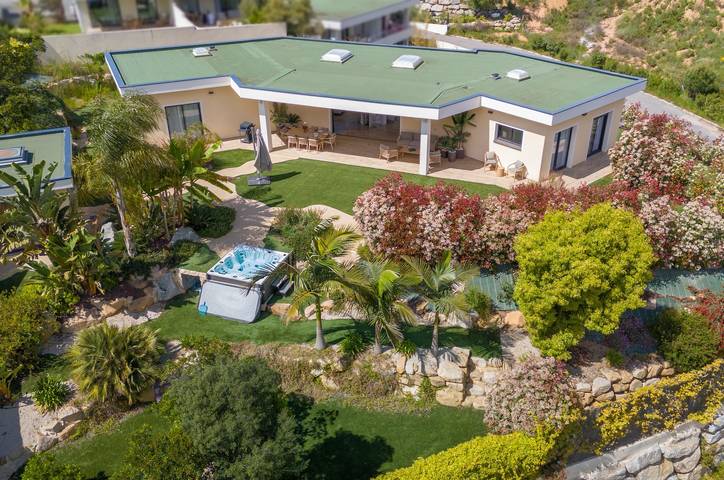 Location de vacances pour 8 personnes, avec jacuzzi ainsi que jardin et terrasse dans Porticcio - 2