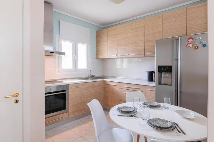 Gîte pour 7 personnes, avec Balcon et Terrasse ainsi que Jardin et Vue dans Ormos Panagias - 4