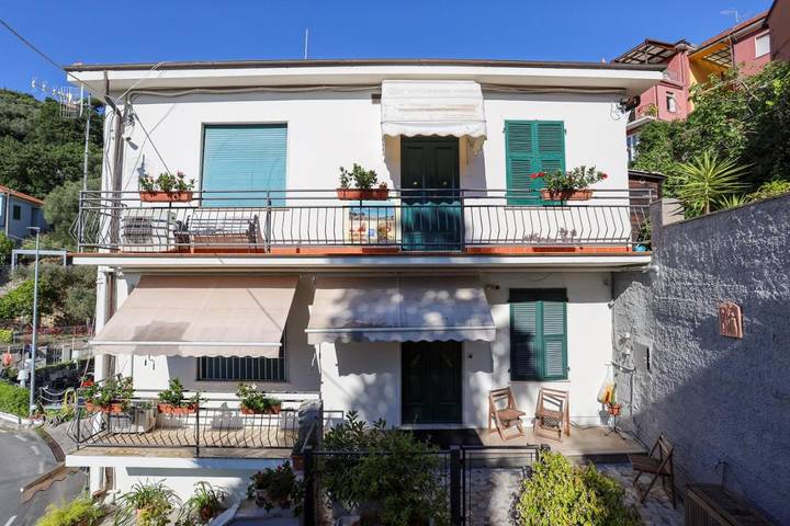 Vakantiewoning voor 5 personen, met tuin en uitzicht, kindvriendelijk in Lerici