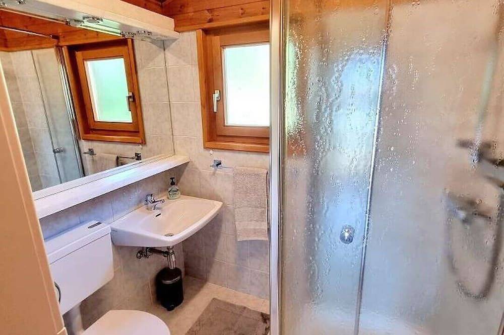 Exklusives Ferienhaus (Bungalow) am privaten Badesee bei Villach in Kärnten in St. Magdalen (Villach), Villach