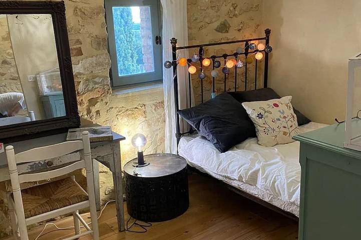 Location de vacances pour 6 personnes, avec terrasse et jardin, animaux acceptés à La Capelle-et-Masmolène - 2