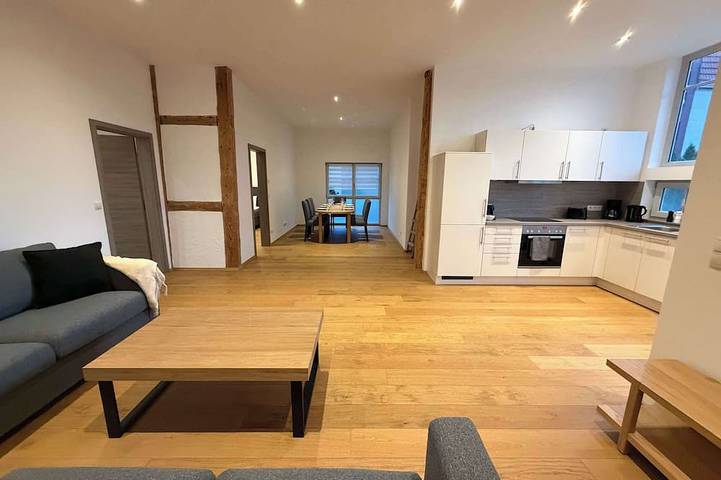 Ferienwohnung für 7 Personen, mit Balkon und Garten