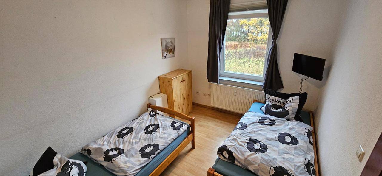 Twin Room with Private External Bathroom in Herrenhausen-Stöcken, Hannover