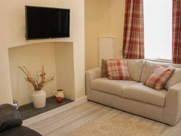 Log Cabin for 5 People in Llangollen, Denbighshire, Photo 2