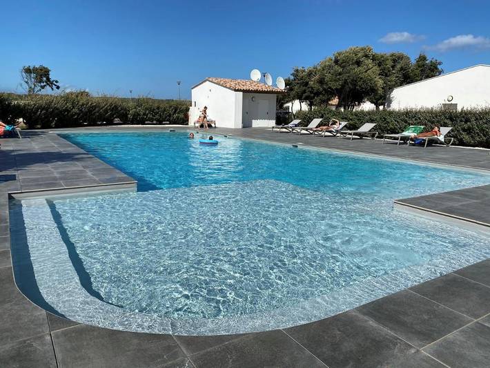 Villa pour 13 personnes, avec vue ainsi que piscine et balcon à Bonifacio - 4