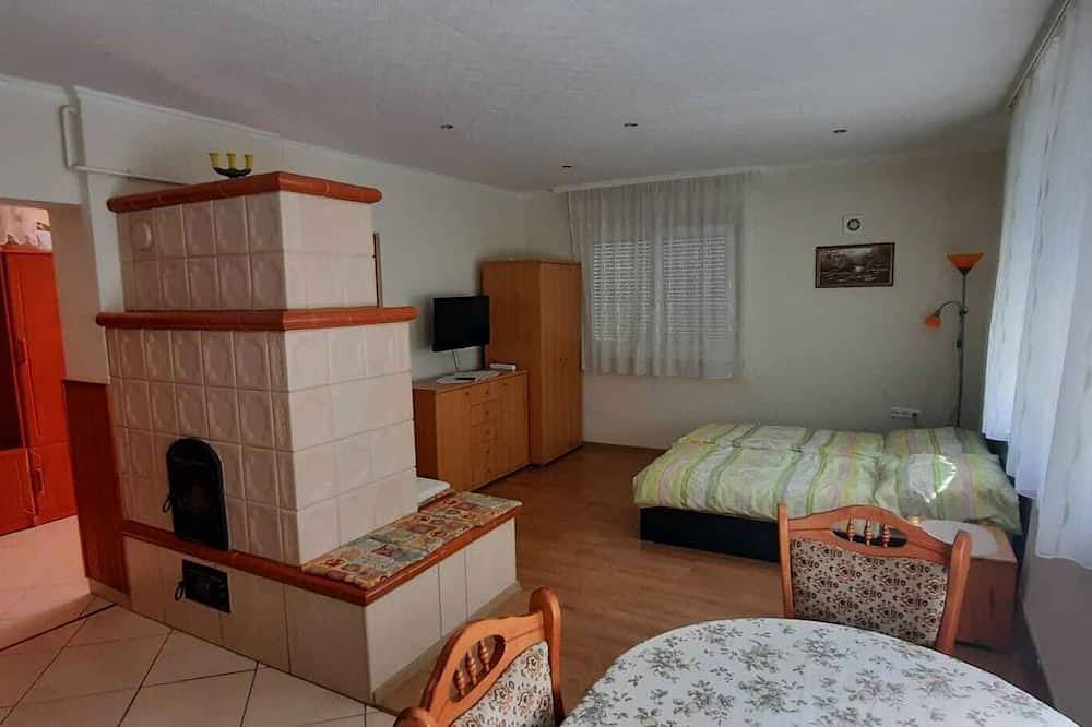 Entire apartment, Holiday apartment with Wlan and air conditioning in Keszthely, Keszthely region