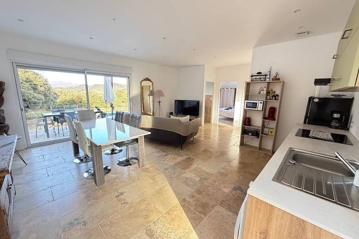 Location de vacances pour 5 personnes, avec Jardin à Petreto-Bicchisano
