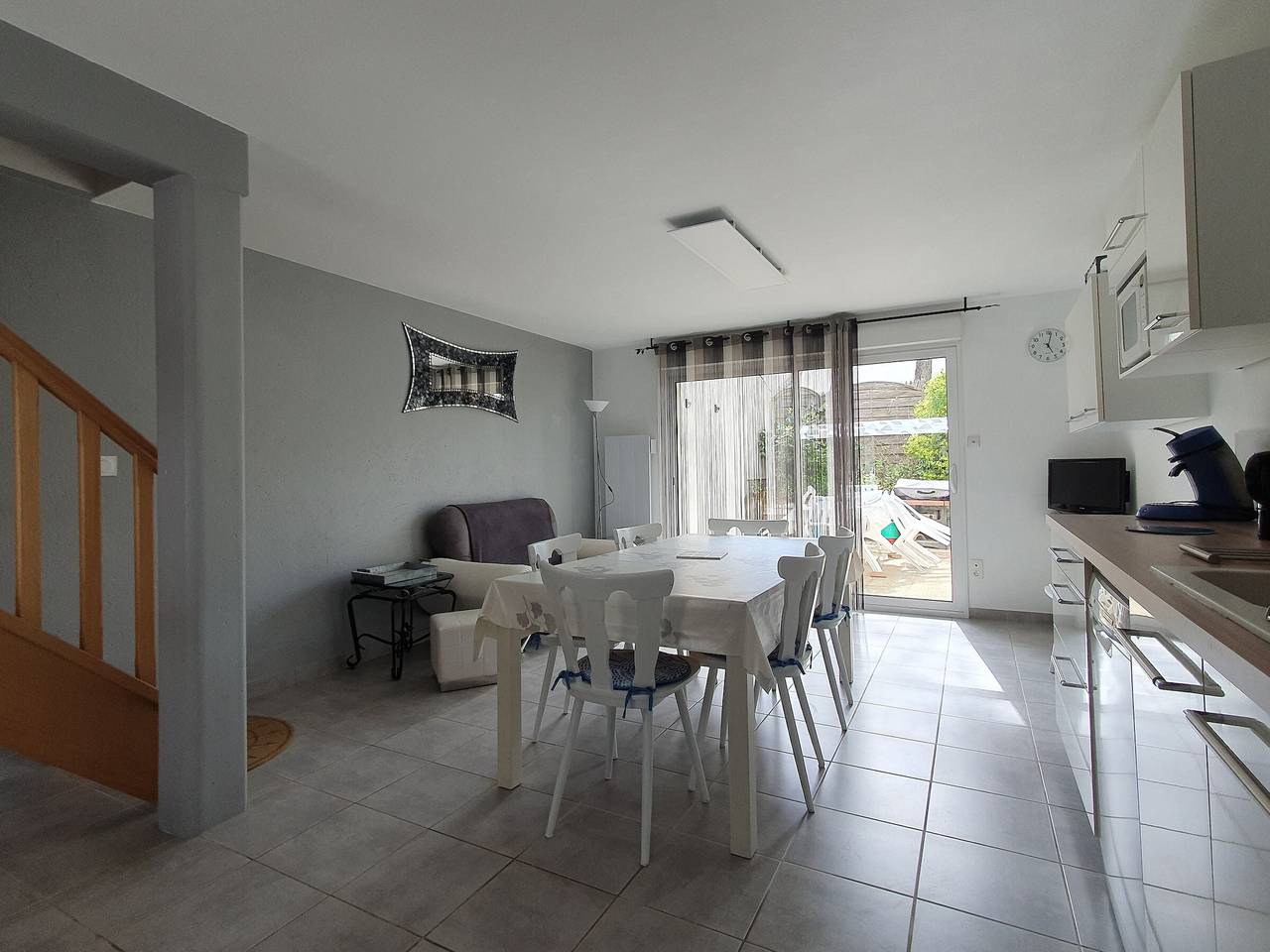 Charming Beachside House, Sleeps 6 – Close to Forest & Sunny Shores in L'Aiguillon-la-Presqu'île, Vendée