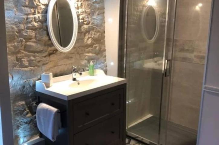 Location de vacances pour 2 personnes, avec jardin ainsi que terrasse et piscine, animaux acceptés à Sainte-Marie-sur-Ouche - 2