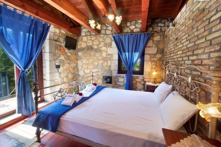 Villa pour 6 personnes, avec jardin et vue ainsi que piscine et balcon à Ithaque - 4