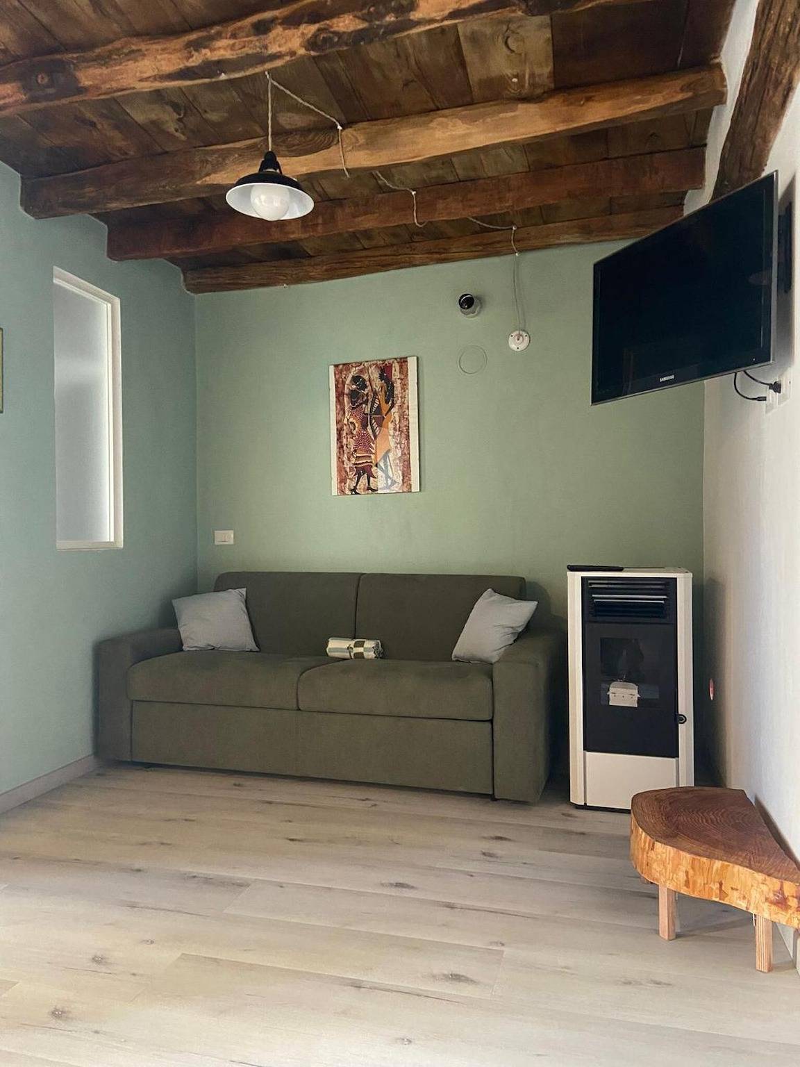 Appartamento intero, Prima del cielo - appartamento monti in Esino Lario, Comune di Esino Lario