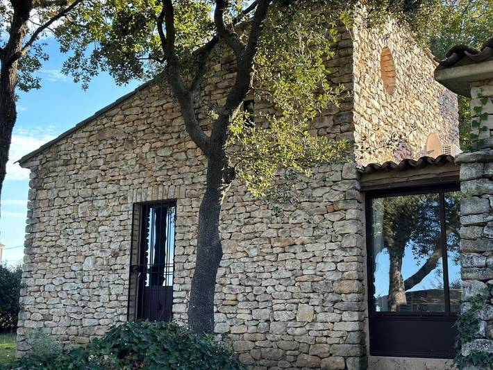 Location de vacances pour 2 personnes, avec piscine ainsi que jardin et vue à Ménerbes - 3