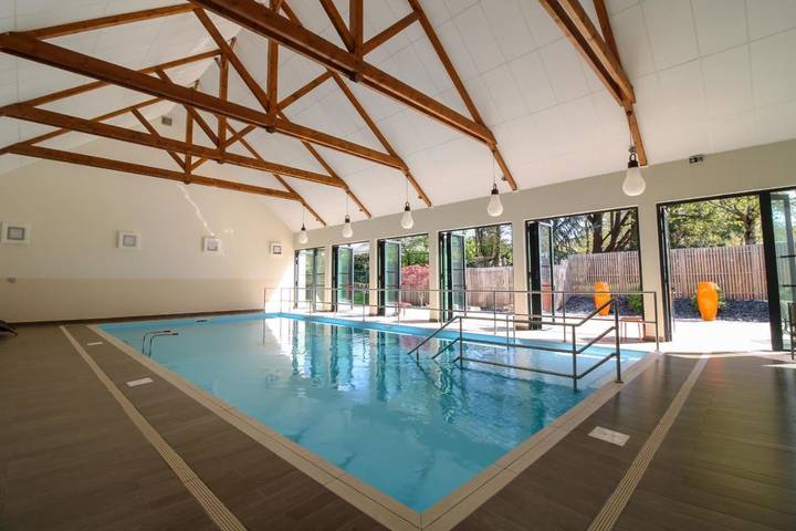 Hôtel pour 4 personnes, avec Balcon et Terrasse ainsi que Jacuzzi et Jardin