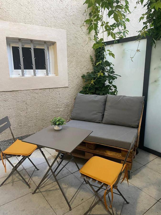 Gîte pour 4 personnes, avec terrasse à Boulbon - 2