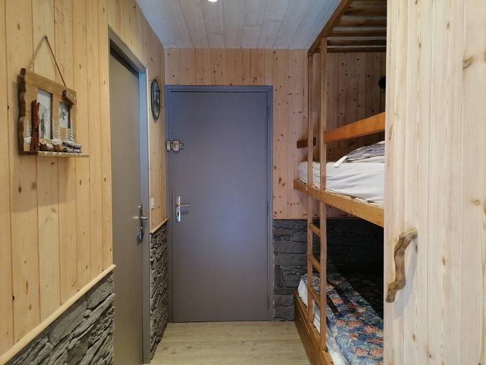Studio entier, Studio spacieux près des pistes avec balcon in Pra-Loup (station de ski), Pra-Loup
