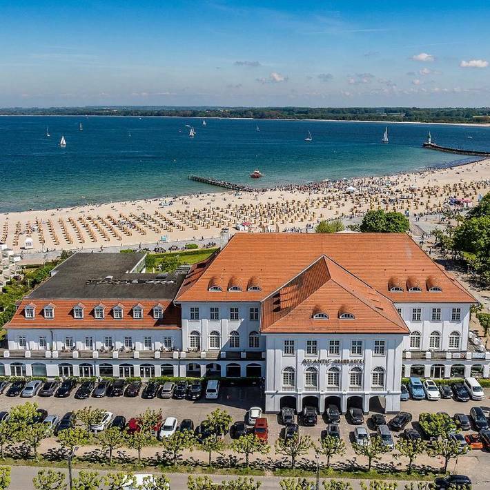 Hôtel, avec Terrasse et Jardin ainsi que Piscine et Sauna