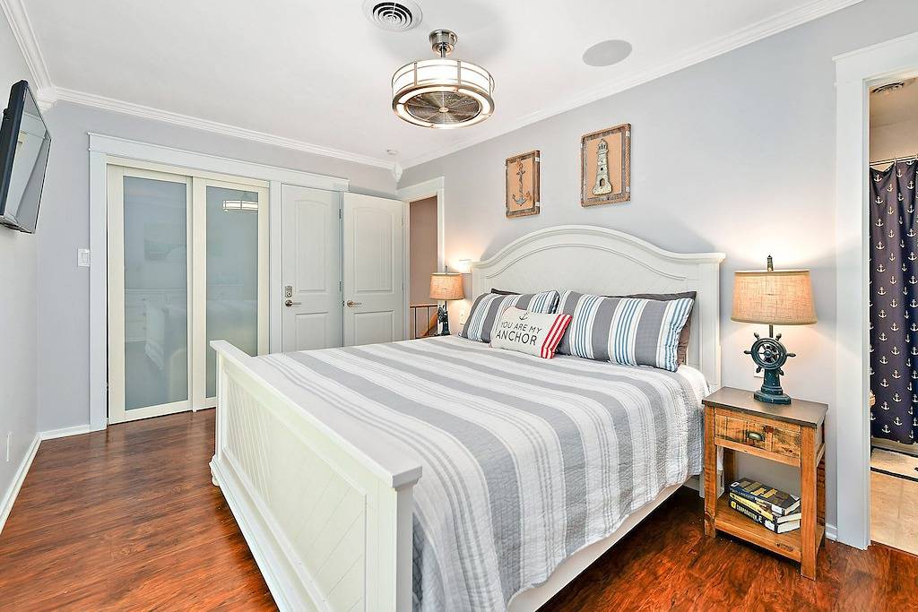 Ganze Wohnung, Gehen, Fahrrad oder Shuttle zum Strand mit allen aktualisierten Annehmlichkeiten Pool & Tennis in Bethany Beach, Sussex County (Delaware)