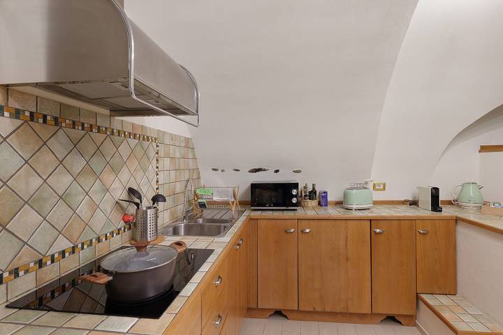 Casa Vacanze 'Ca' Pecina' con Wi-Fi in Dolceacqua, Alpi Liguri