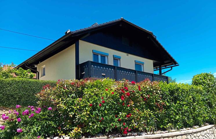 Ferienhaus für 3 Personen, mit Balkon und Garten