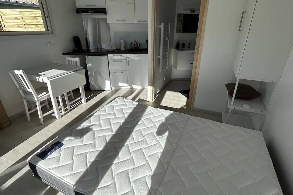 Entire apartment, Air-conditioned studio Le Porge for 2 persons in Le Porge, Médoc Regional Natural Park