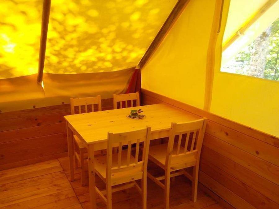 Flower Camping Beauchêne - Glamping tent 4 persons - Bungalow Amazone Standard 20m² / 2 bedrooms - terrace (no private bathroom) in Avrillé (Vendée), Vendée