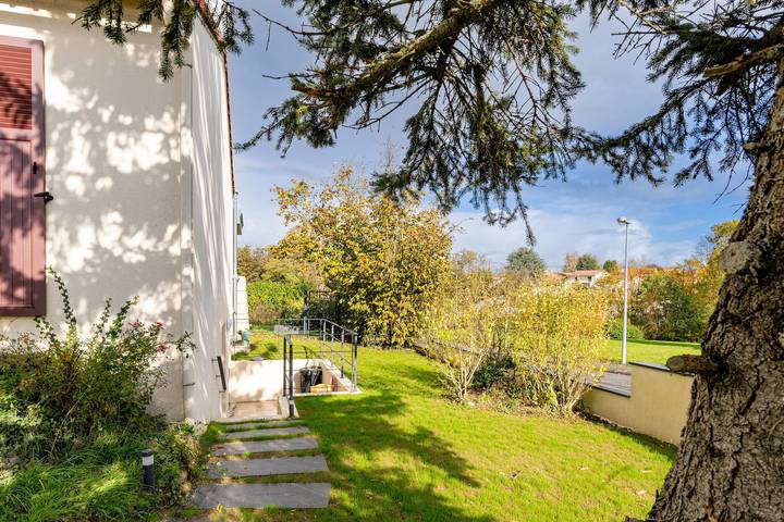 Hel lejlighed, Apartment "La Chevallerie" with Private Terrace, Garden, and Wi-Fi in Saint-Christophe-du-Bois, Cholet Området