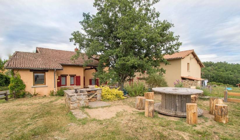 Gîte pour 10 personnes, avec jardin et terrasse