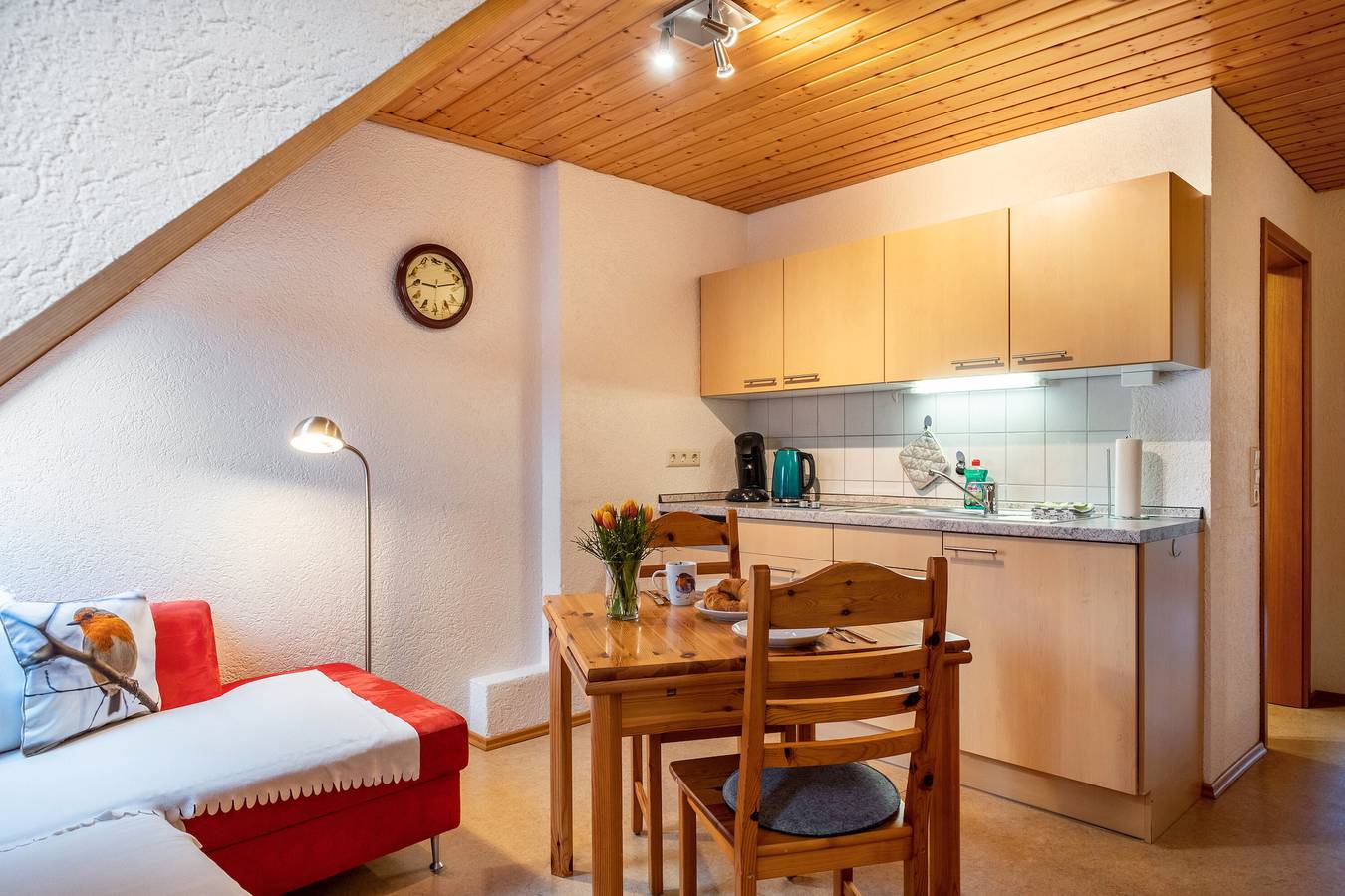 Ganze Wohnung, Ferienwohnung 'Vogelnest, 35qm' mit Gemeinschaftsgarten und Wi-Fi in Suedlicher Schwarzwald, Titisee-Neustadt