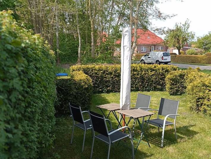 Ferienhaus für 4 Personen, mit Terrasse und Garten in Rysum - 2