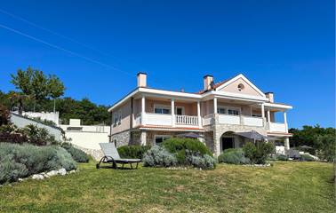 Ferienhaus für 17 Personen, mit Terrasse und Pool, kinderfreundlich in Crikvenica