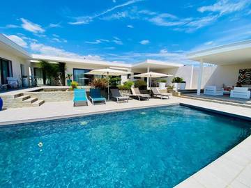 Cottage pour 2 personnes, avec piscine et jardin ainsi que vue et terrasse à Pérols