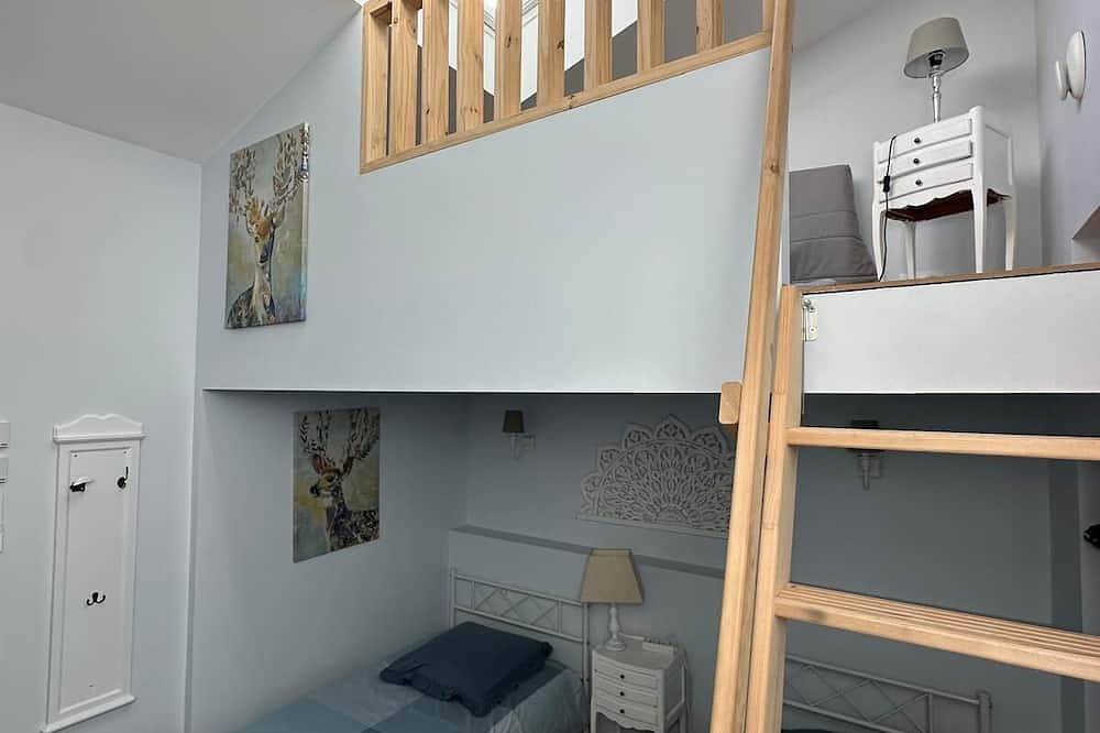 Petit Gîte 4/5 Personnes Avec Accès Piscine Partagée in Grasse, Cannes region
