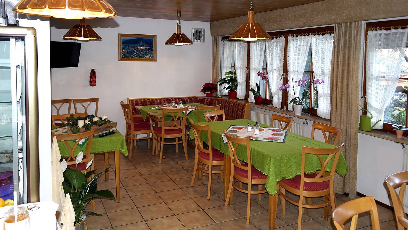 Gästehaus Eckenfels - Dreibettzimmer mit Dusche und Wc in Ohlsbach, Kinzigtal
