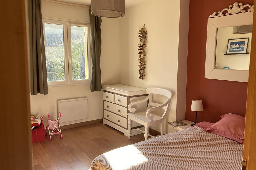Pleasant air-conditioned family home with swimming pool and garden in Caumont-sur-Durance, Vaucluse