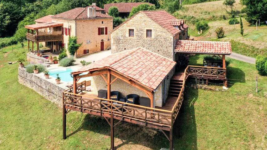 Location de vacances pour 4 personnes, avec piscine et jardin à Montcabrier