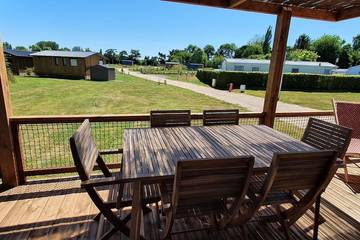 Gîte pour 6 personnes, avec piscine et jardin ainsi que jacuzzi et terrasse à Sainte-Opportune-la-Mare