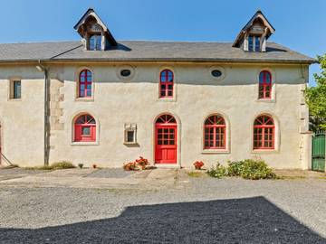 Gîte pour 10 personnes, avec terrasse, animaux acceptés à Saint-Martin-des-Entrées