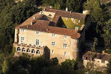 Château pour 32 personnes, avec jardin et piscine dans l' Hérault