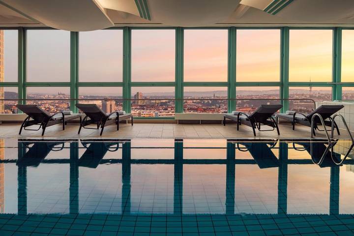Hotel dla 3 osób, z taras i sauna oraz basen i jacuzzi, zwierzęta dozwolone w Praga