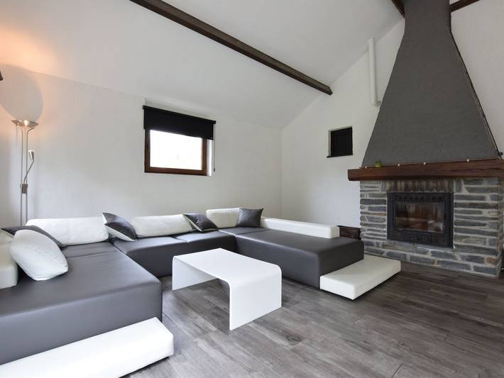 Vakantiehuis voor 22 personen, with zwembad and whirlpool as well as sauna and balkon in La Roche-en-Ardenne