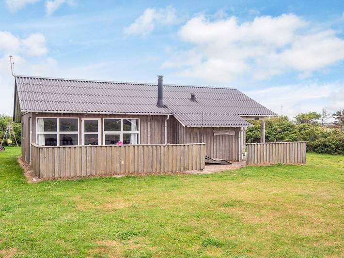 Ferienhaus für 8 Personen, mit Terrasse und Sauna in Søndervig